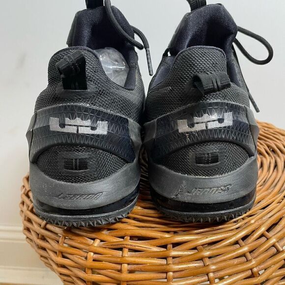 Nike Lebron 13 XIII Men’s 11.5 Basketball 831925-001 Triple Black Athletic Shoes main image 8